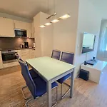 Strandvillen Binz - Ferienwohnung Mit 1 Schlafzimmer, Kamin Und Balkon Dr-423